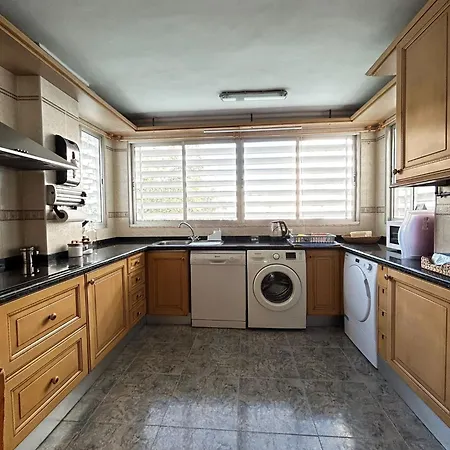 3 Bedroom And Free Parking - 600m From The Beach * Fuengirola